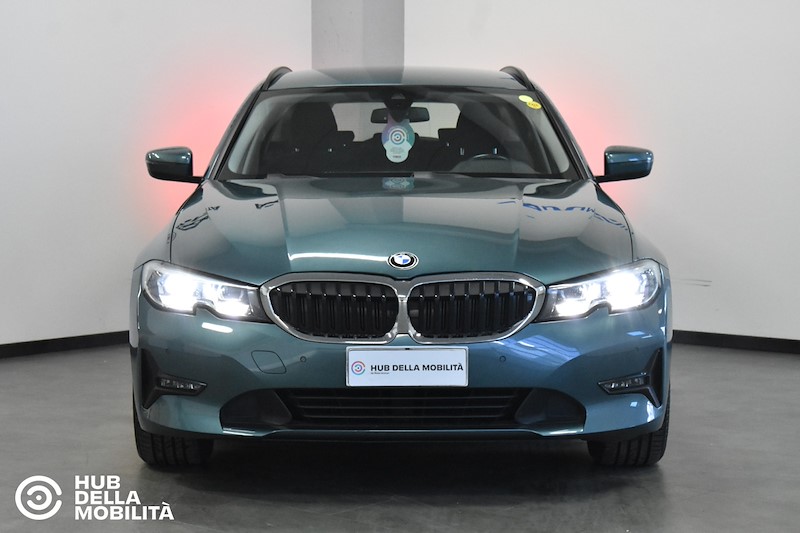 BMW 320d 48V xDrive Touring Business Advantage